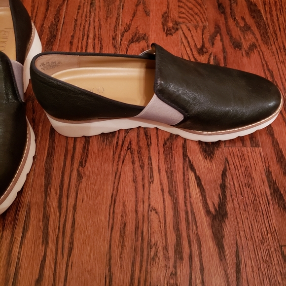 New Franco Sarto running shoe. - Picture 3 of 3
